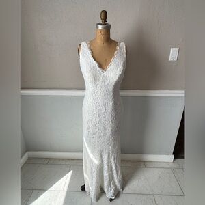 Elegant White Lace Dress